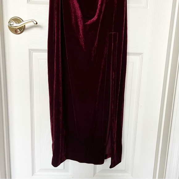 NWOT Bardot Velvet Slip Dress (Wine Red) - size US 8 - Picture 3 of 12